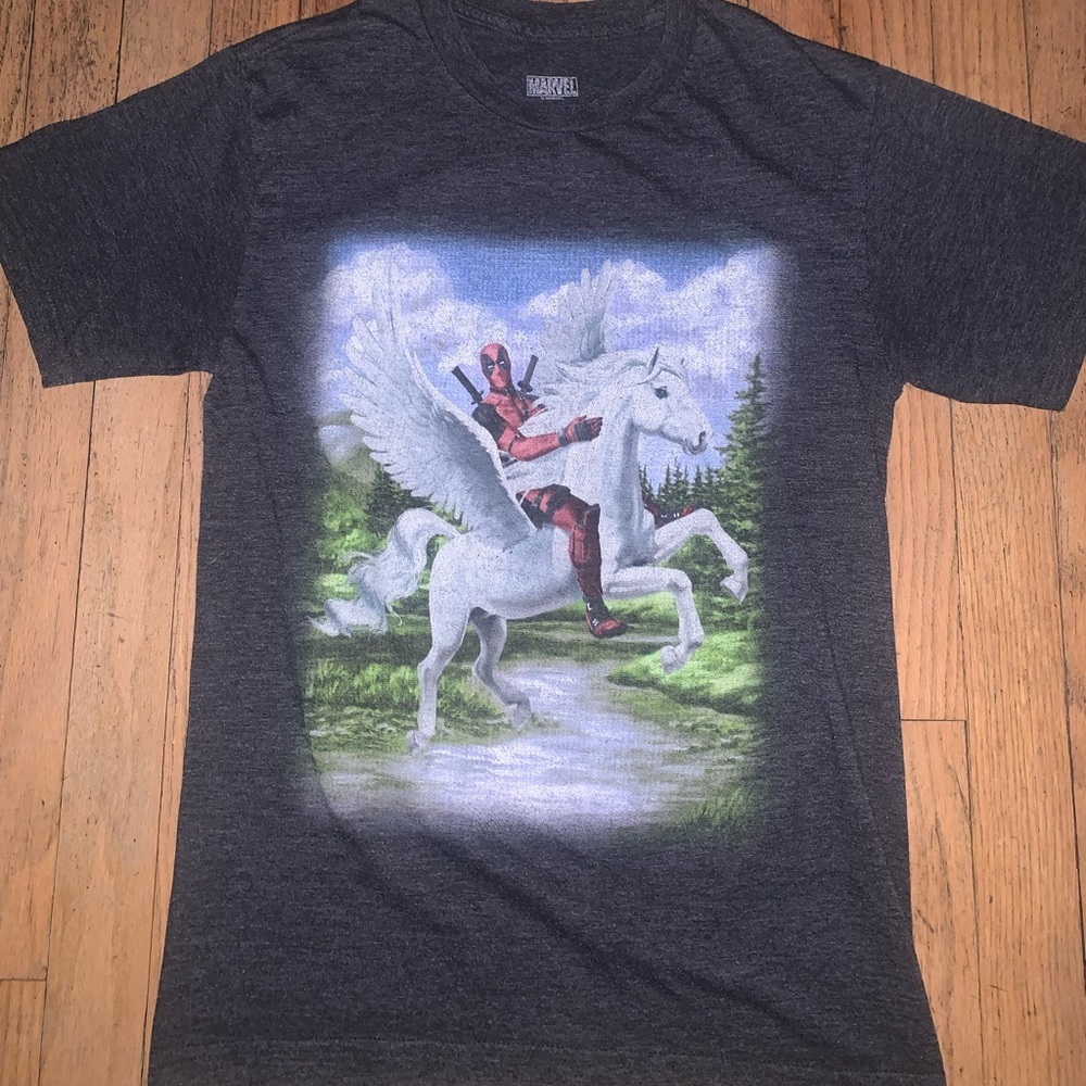 Dark grey Deadpool t-shirt ! - Picture 1 of 3